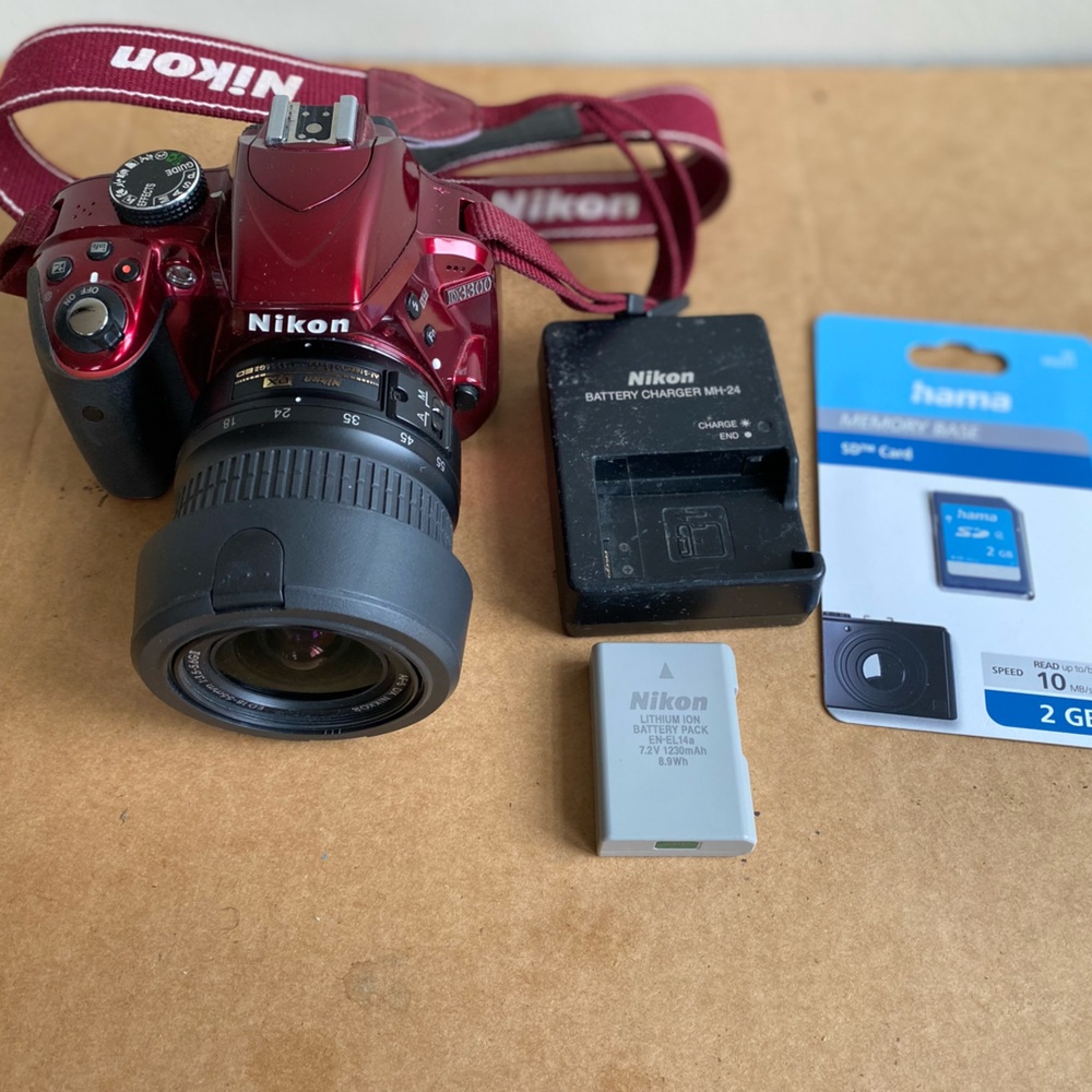 Nikon D3300 Digital Camera with Nikon AF-S 18-55mm f/3.5-5.6GII ED Lens